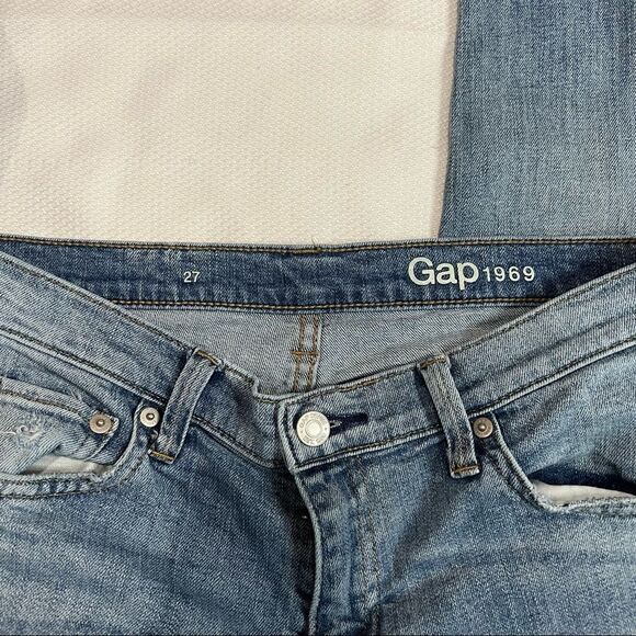 Gap 1969 Medium Wash Jeans - Picture 2 of 7